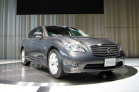 2代目「日産フーガ」