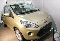 2代目「フォードKa」。映画『007 慰めの報酬』では劇中車としても活躍した。