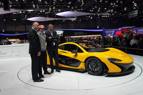 �}�N���[�����̃X�[�p�\�X�|�[�c���f���uP1�v�ƁA���[���X�E���C�X�̐V�^�N�[�y�u���C�X�v���ʐ^�ŏЉ��...