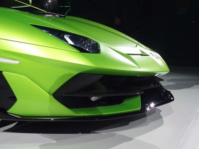 ランボルギーニが「アヴェンタドールSVJ」を日本初披露 【ニュース