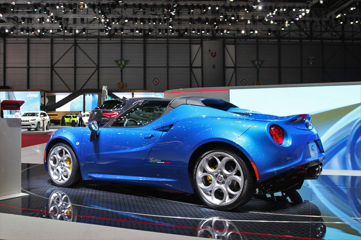 アルファ・ロメオ4Cスパイダー イタリア（エクステリア）