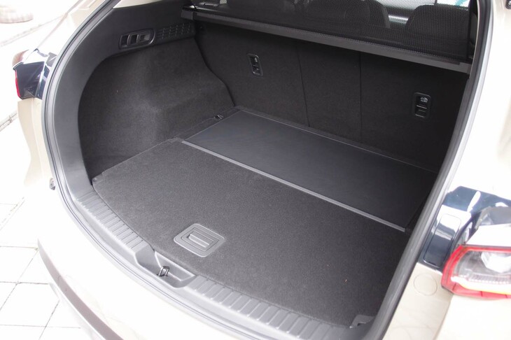 マツダCX-5 20Sフィールドジャーニー（ラゲッジルーム）