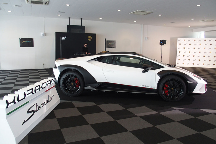 ランボルギーニ・ウラカン ステラート（サイドビュー）