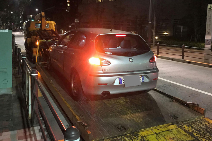 過去、クラッチのトラブルで、品川の路上で深夜にレッカー移動された「激安3号」。いやこれは本当に「社会のメーワク号」だ。