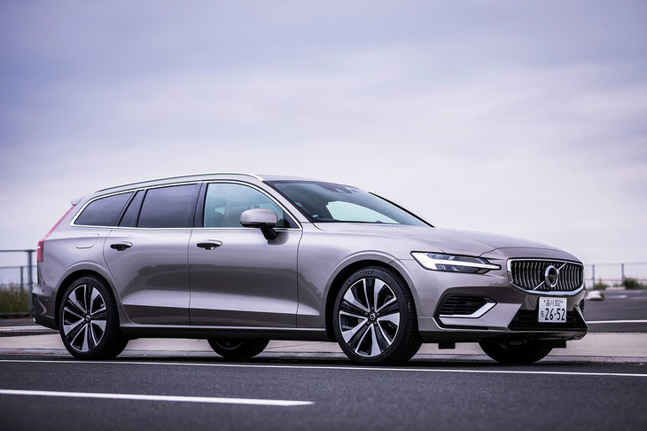 ボルボV60リチャージプラグインハイブリッドT6 AWDインスクリプション