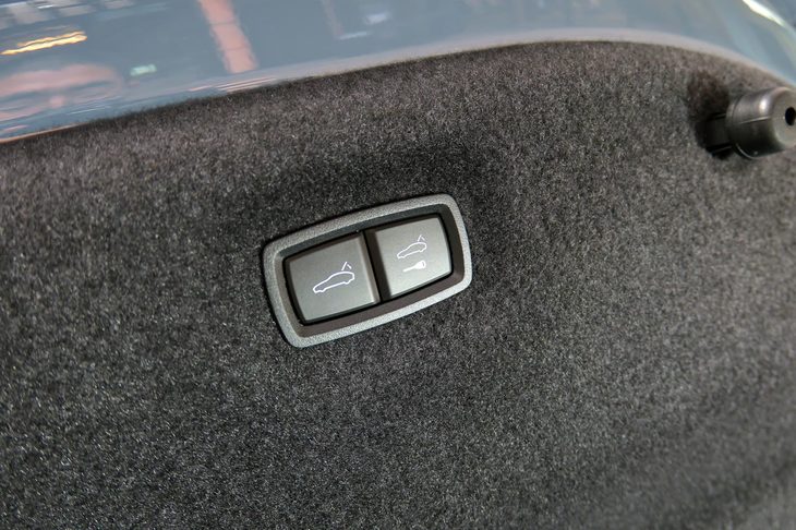 アウディe-tron GTクワトロ（リアトランク）