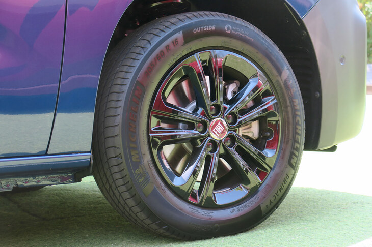 フィアット・ドブロ マキシ（タイヤ＆ホイール）