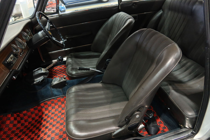 アルファ・ロメオ・ジュリア スプリントGTV（1967年）／AUTO ALPHA ONE