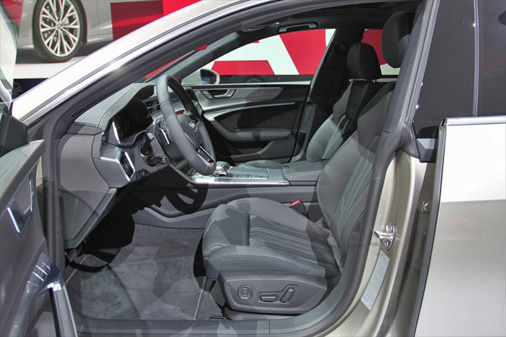 アウディA7スポーツバック55 TFSIクワトロ（フロントシート）