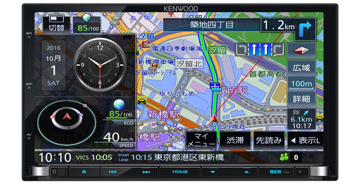 2DIN機の最上位は「MDV-Z904」。筐体（きょうたい）自体は「Z702」とほとんど変わらないが、画面表示は新規のものが多い。画面左側にある「INFO」もそのひとつ。アナログ時計が見やすい。