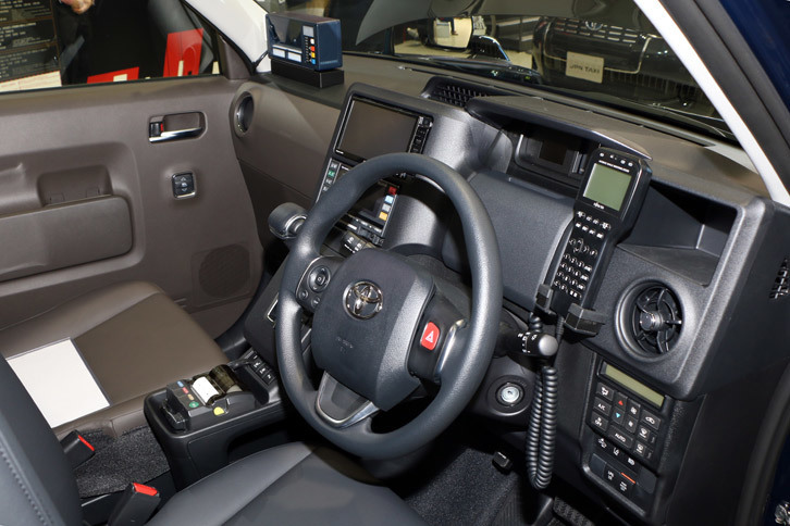 トヨタ・ジャパンタクシー（インストゥルメントパネルまわり）