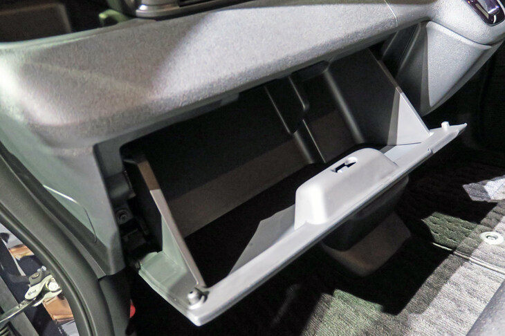 ホンダN-BOXカスタム（助手席グローブボックス）