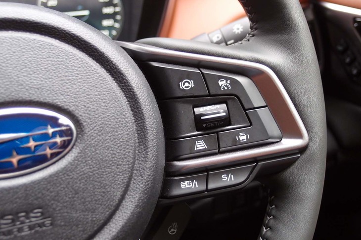 スバル・レガシィ アウトバック リミテッドEX（ステアリングスイッチ）