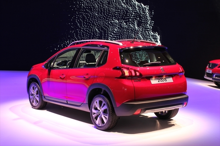 プジョー2008