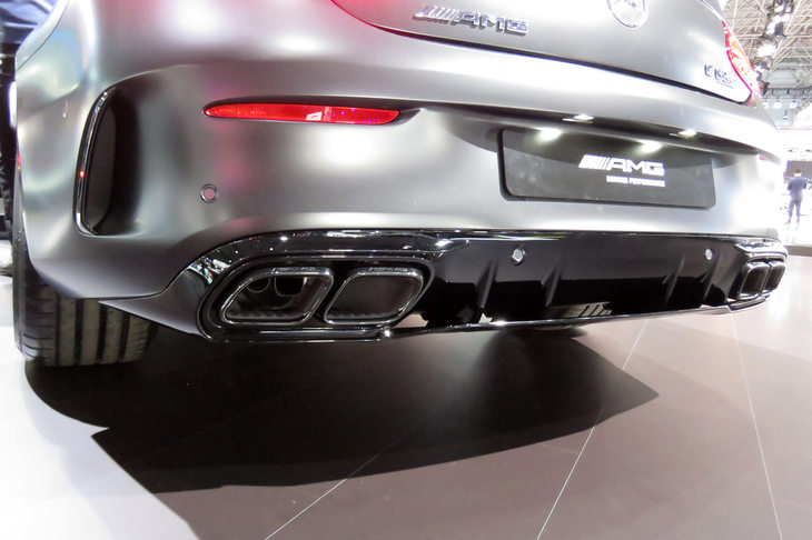 メルセデスAMG C63 Sクーペ（マフラー）