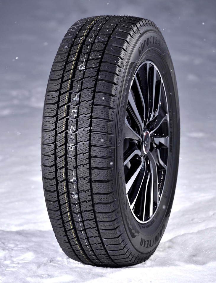 2021年8月2日に発売された「グッドイヤー・アイスナビ8」。1997年に登場した初代「アイスナビ」から数えて、文字通り8代目のモデルにあたる。