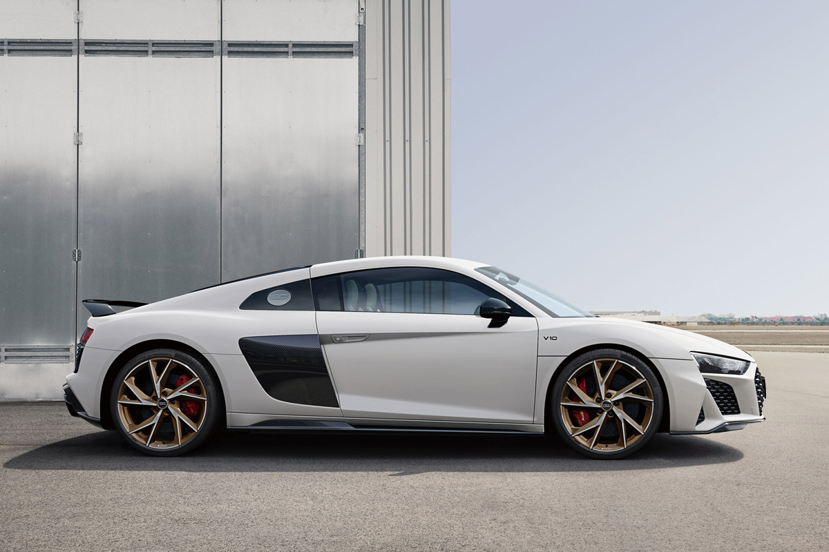 日本専用の最終限定モデル「アウディR8クーペ ジャパンファイナル
