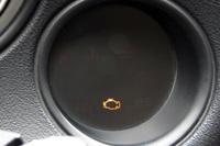 いまわしきエンジンチェックランプ。オートバックス代官山店に診てもらった後は消えていたのだが、程なくして復活してしまった。