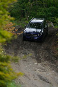 メルセデス・ベンツが新型SUV「GLB」を日本導入　手ごろなサイズの3列7人乗りモデルの画像