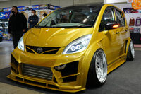 会場の片隅で見つけた、“着地・オバフェン・鬼キャン”の4代目「ダイハツ・ムーヴ」。