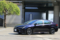 トヨタ・カローラ ハイブリッドW×B