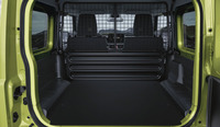 フルフラットにもなる後席は取り払われ、代わりに荷室用フロアが設置された。容量は863リッター。