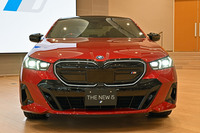 新型「BMW 5シリーズ」が日本上陸　BEVの「i5」と4気筒エンジン車のみをラインナップの画像