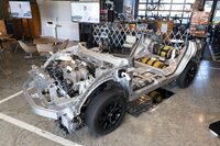 「ホンダCR-V e：FCEV」のカットモデル。FCスタックの改良はもちろんだが、メーカーには水素を入れる容器や、“水素そのもの”の革新にもぜひ取り組んでほしい。