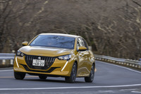 最高出力100PSの1.2リッター直3ターボ＋8段ATを搭載する「208アリュール」の燃費値は、WLTCモードで17.0km/リッター。今回の試乗では321km走行し、満タン法で12.7km/リッターを記録した。