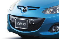 フロント部分の超音波センサー。