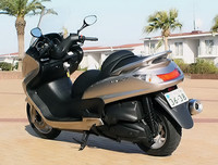 特に気になったのがリアスタイル。なんとなく「高級」で、ますます「クルマ」っぽくなりました。