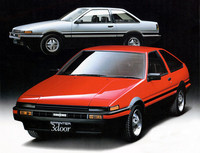 「トヨタ・スプリンタートレノ」
「スプリンター」をベースとしたスポーツクーペで、「カローラレビン」とは兄弟車。シリーズ最後のFRモデルとなった「AE86」は、ドリフトマシンとして今も人気が衰えない。北米にも輸出されたが、法規の関係でリトラクタブルヘッドライトのトレノのみだった。