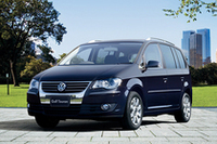 「フォルクスワーゲン・トゥーラン TSIハイライン」