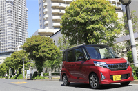 「2トーンスタイル」ではルーフに加え、ドアミラーもボディーと別色となる。