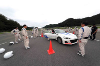 「スバルドライビングアカデミー」とは、スバルがエンジニア向けに行っているドライビングセミナーであり、各人のスキル向上を通して、試験評価の安全な実施や、試験内容の再現性を向上させることなどを目的としている。