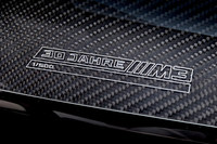 インテリアトリムに施される、500台限定を示すロゴ。