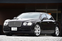 ベントレー・フライングスパーV8