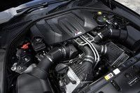 Mツインパワーターボテクノロジーを採用した4.4リッターV8エンジン。最高出力560psを発生する。