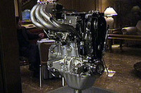 
	ミラVに搭載される、新開発の直噴エンジン。
	 