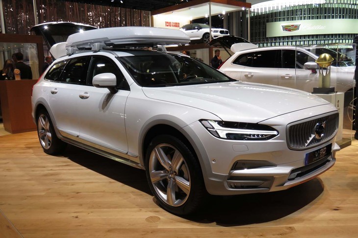 ボルボV90クロスカントリー オーシャンレースエディション