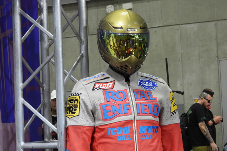 「ICON ONE THOUSAND（アイコン ワン サウザンド）」は、アメリカ発祥のヘルメット／モーターサイクルギアのブランド「ICON MOTORSPORTS（アイコン モータースポーツ）」が展開するカスタムバイクのプロジェクト。自社アイテムの世界観を広めるため、ICON ONE THOUSANDの名でさまざまなカスタムバイクを製作している。