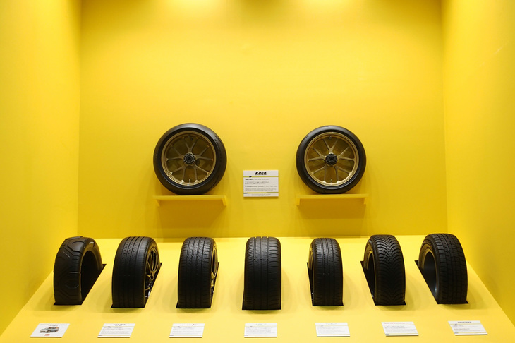 ダンロップブースで紹介されていた現在販売中の製品。