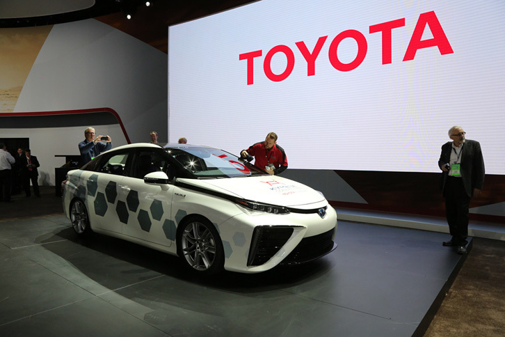 トヨタ・ミライ