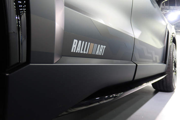 三菱ヴィジョン ラリーアート コンセプト（サイドデカール）