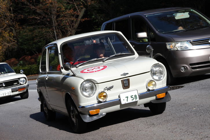 1970年「スバルR-2 SS」。リアエンジンの2代目を意味するR-2の、オリジナルの姿を保ったハイパフォーマンス仕様。これも今となっては希少な存在だ。