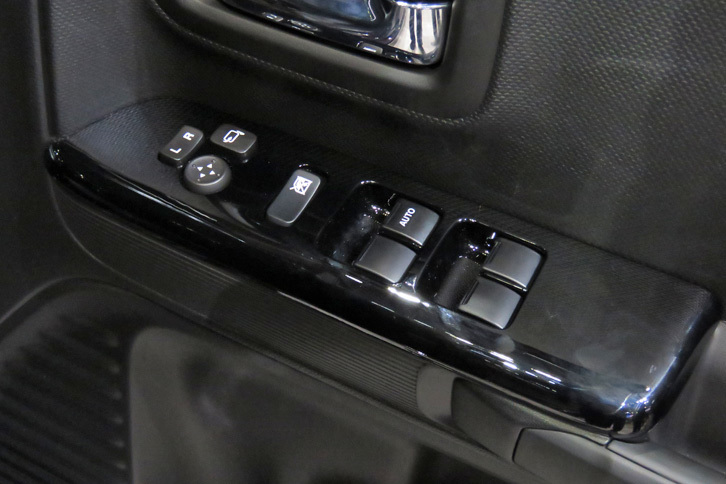 スズキ・スペーシア カスタム コンセプト（ドア周りのスイッチ類）