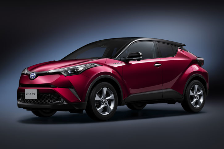 「トヨタC-HR S“LEDエディション」。ボディーカラーは「ブラック×センシュアルレッドマイカ」。
