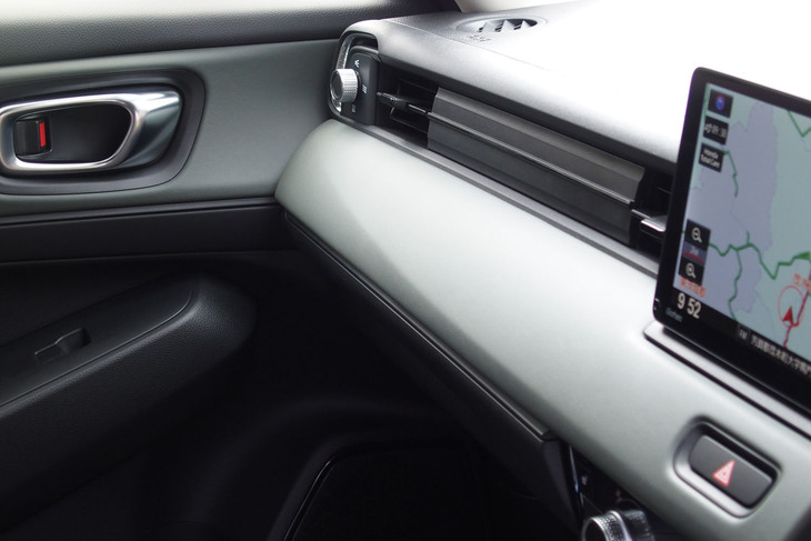 ホンダ・ヴェゼルe：HEV X HuNTパッケージ（ダッシュボード）