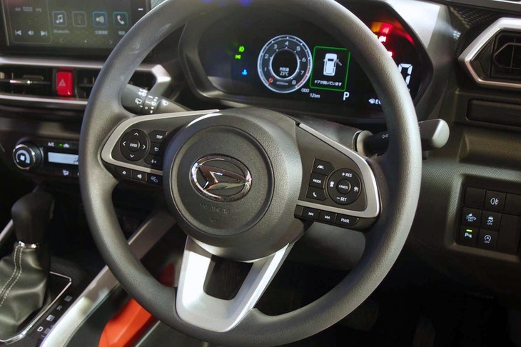 ダイハツ・ロッキーG（ステアリングホイール）