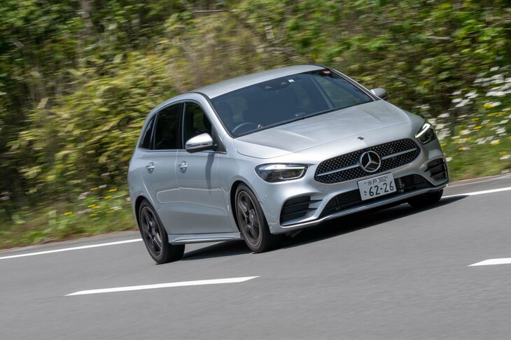「メルセデス・ベンツBクラス」はマイナーチェンジされた最新モデルが2023年2月に日本上陸。今回の試乗車は1.3リッター直4ガソリンターボエンジンを搭載した「B180」。